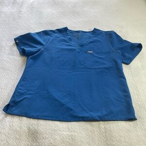 Figs Technical‎ Collection Blue Scrub Top
Size XL